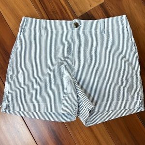 H&M NWT nautical shorts